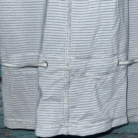 Lululemon Hustle & Bustle Tank Top 6 Grey Striped Drawcord Waist Cinch Athletic - Picture 4 of 15